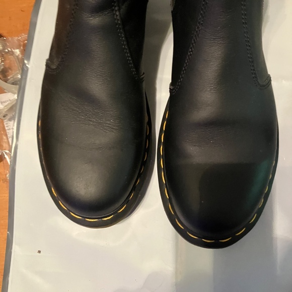 Dr. Martens women’s size nine leather Chelsea boots - Picture 14 of 16